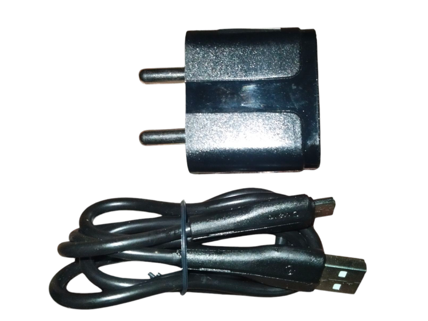 Dvaio UCH20 5V 1.5 A Single USB Charger for Keypad Phones with Detachable Micro USB Cable